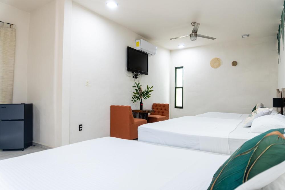 Deluxe Family Room at Hotel Brisas Bacalar, photo 5